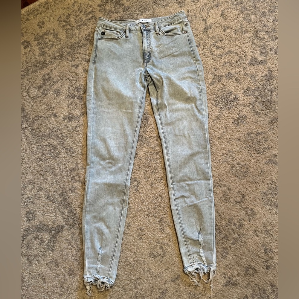 KanCan light wash skinny jean